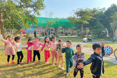 CHĂM SÓC, NUÔI DƯỠNG TRẺ MẦM NON TRONG THỜI ĐIỂM GIAO MÙA